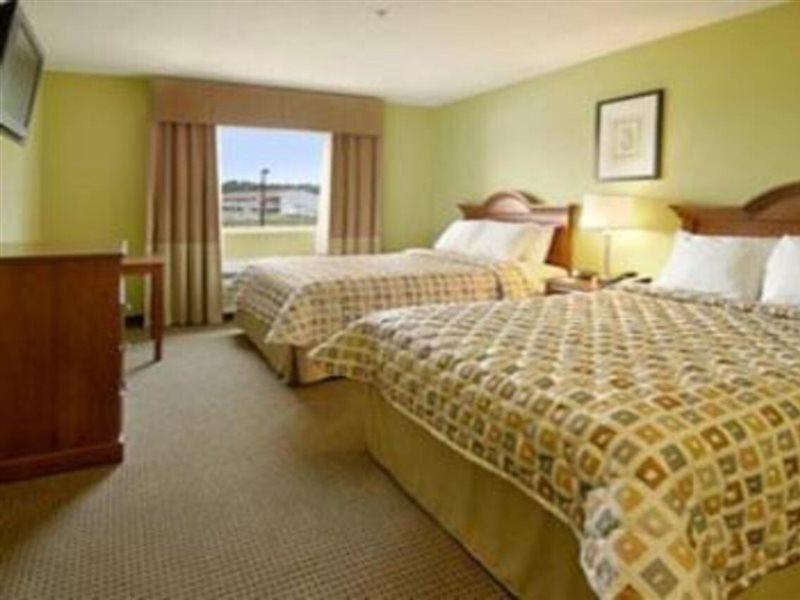Days Inn & Suites By Wyndham Swainsboro Zewnętrze zdjęcie