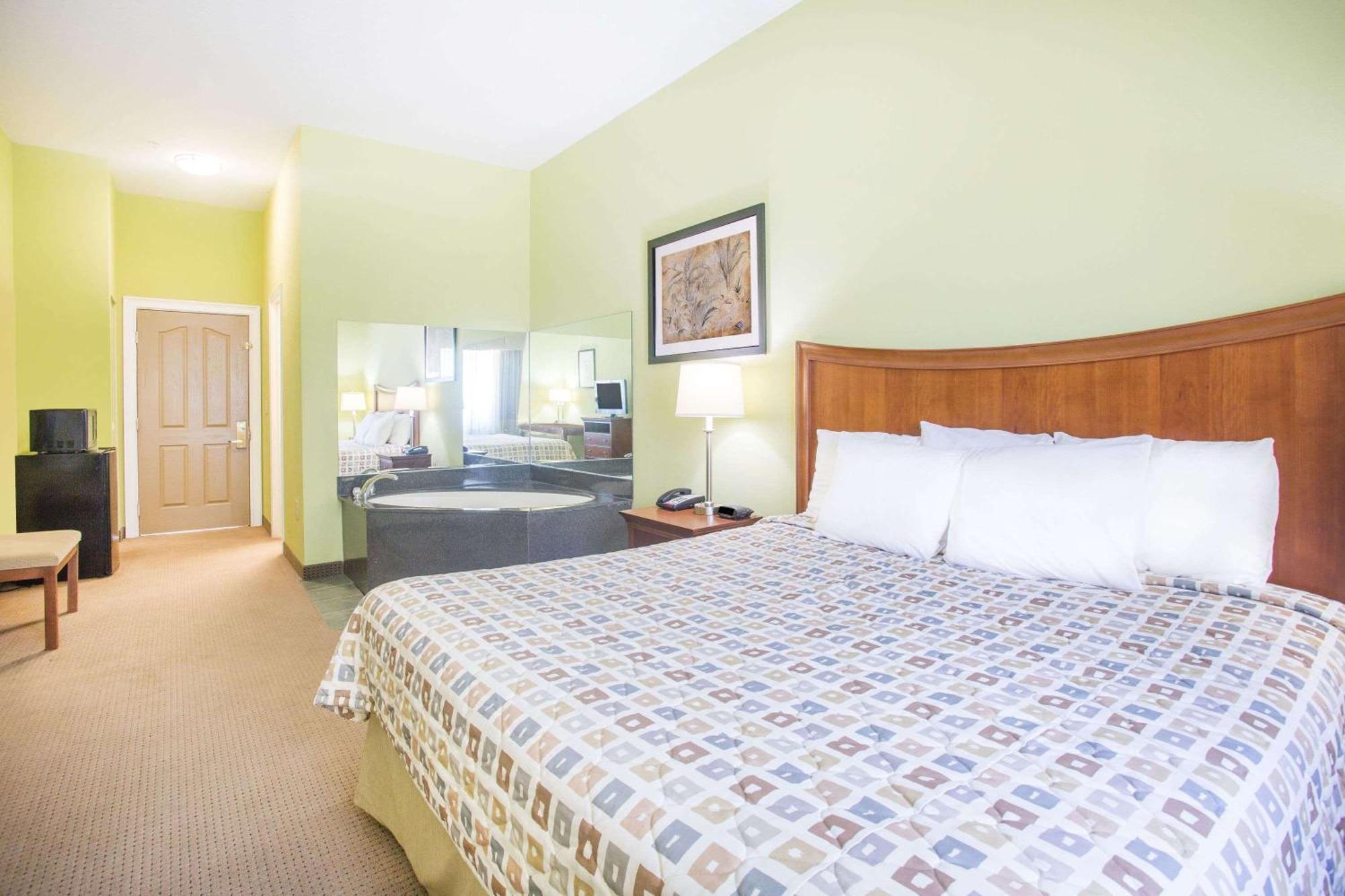 Days Inn & Suites By Wyndham Swainsboro Zewnętrze zdjęcie