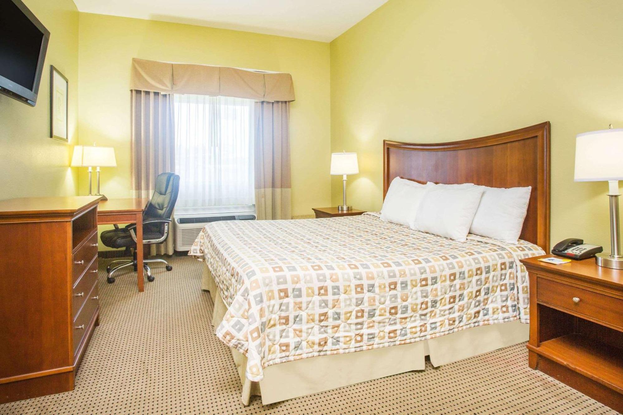 Days Inn & Suites By Wyndham Swainsboro Zewnętrze zdjęcie
