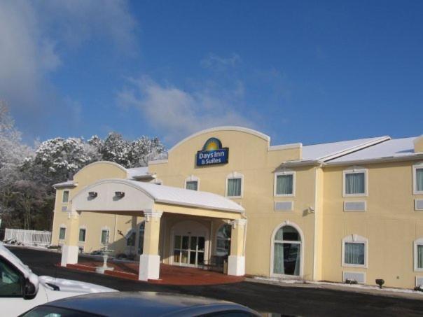 Days Inn & Suites By Wyndham Swainsboro Zewnętrze zdjęcie